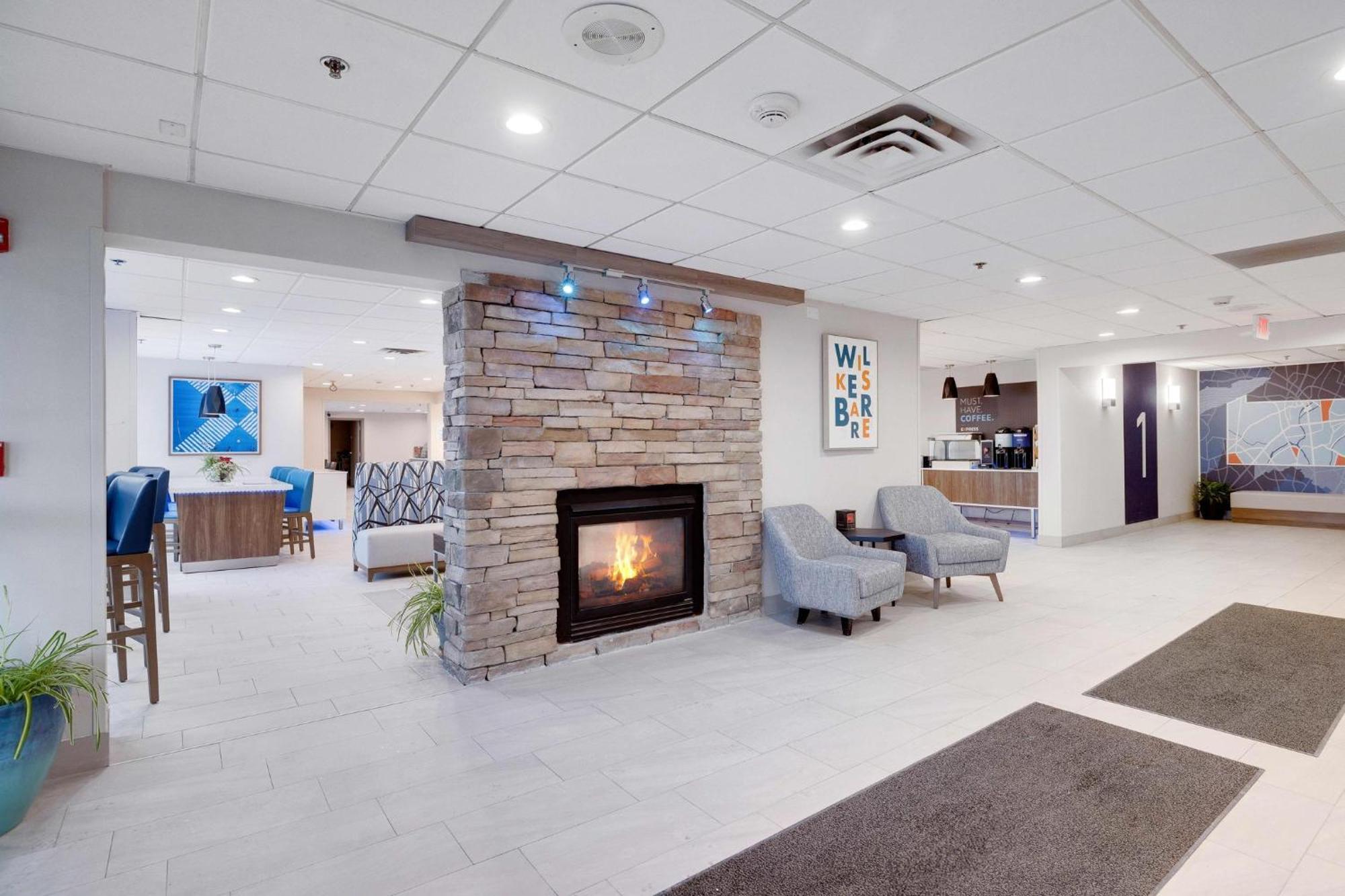 Holiday Inn Express Wilkes Barre East By Ihg Екстер'єр фото